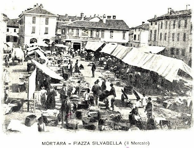 1901 Piazza Silvabella mercato.jpg