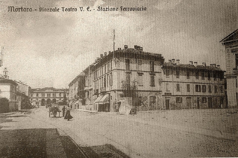 1926 Piazza del Teatro.jpg