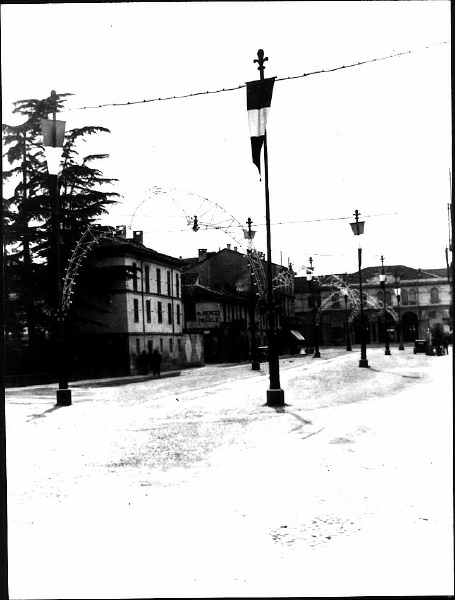 1932 Corso Garibaldi e Albergo San Michele.jpg