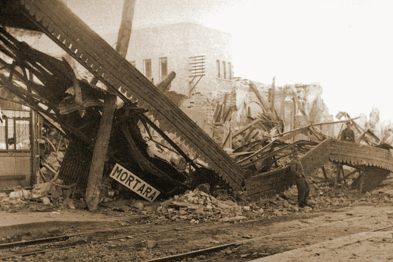 1944 Stazione interna bombardata.JPG