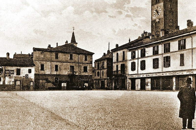 1951 Piazza Silvabella a.JPG