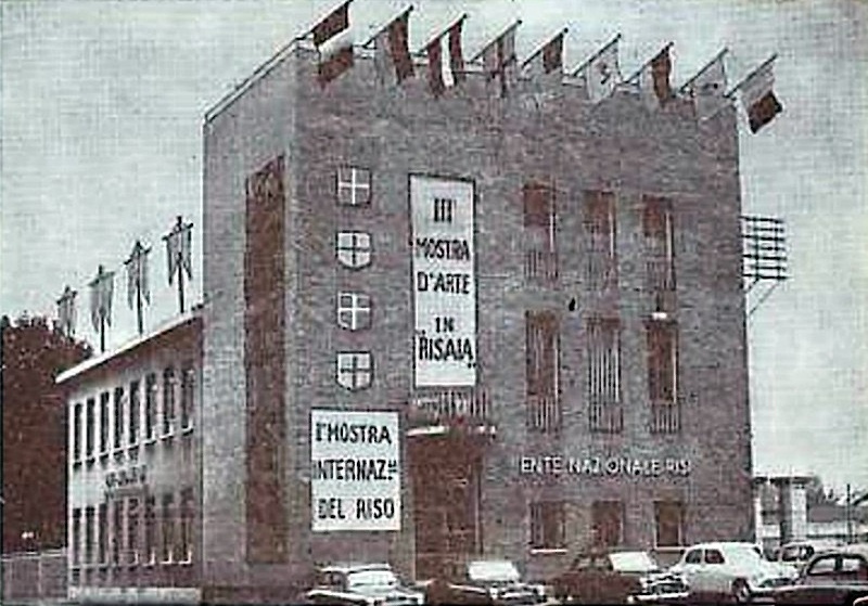 1956 Palazzo delle Mondine a.jpg