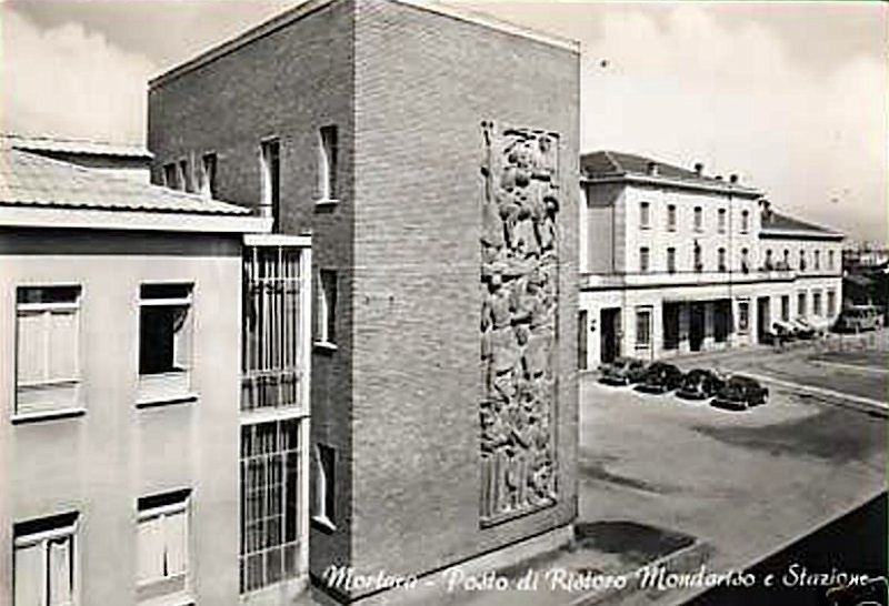 1957 Palazzo delle Mondine.jpg