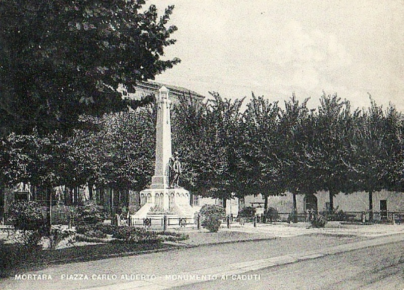 1957 Piazza Carlo Alberto.jpg