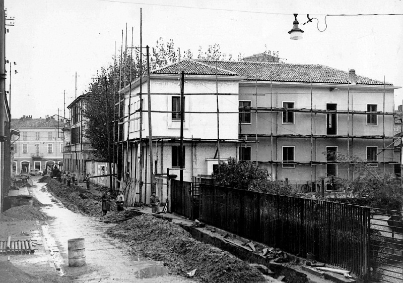 1958 Via Vittorio Veneto - Costruzione dell'edificio della STIPEL.jpg