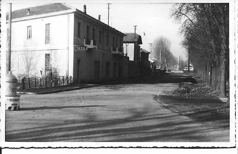 1960 Mobili   Santimaria  in Corso Ariosto dove ora si trova il   GOLOSONE.jpg