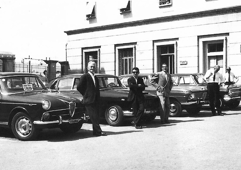 1968 Stazione FFSS  i Taxisti.jpg