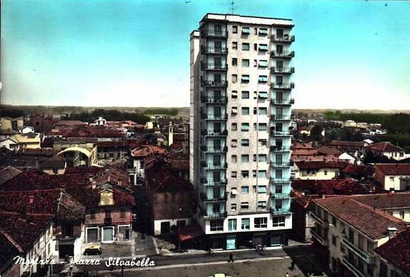 1970 Piazza Silvabella  grattacielo.jpg