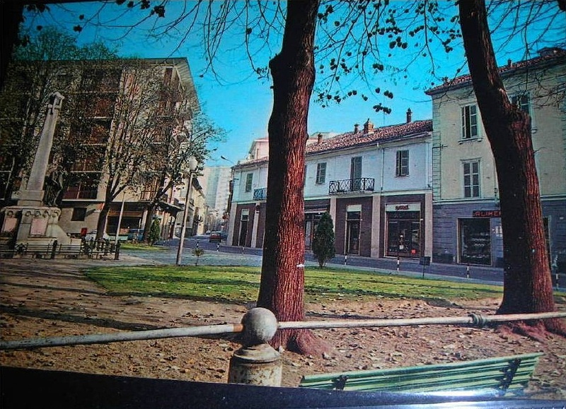 1971 Piazza Carlo Alberto.jpg