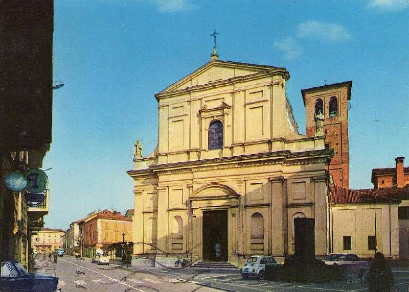 1974 Chiesa Santa Croce.jpg