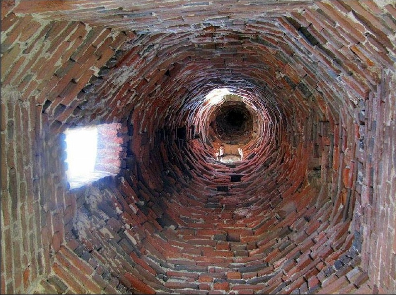 1998 Sant Albino  La cupola del campanile  vista dall'interno.jpg