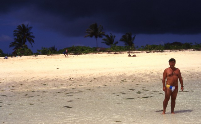 TANZANIA 1994 APE SPIAGGIA 1.jpg